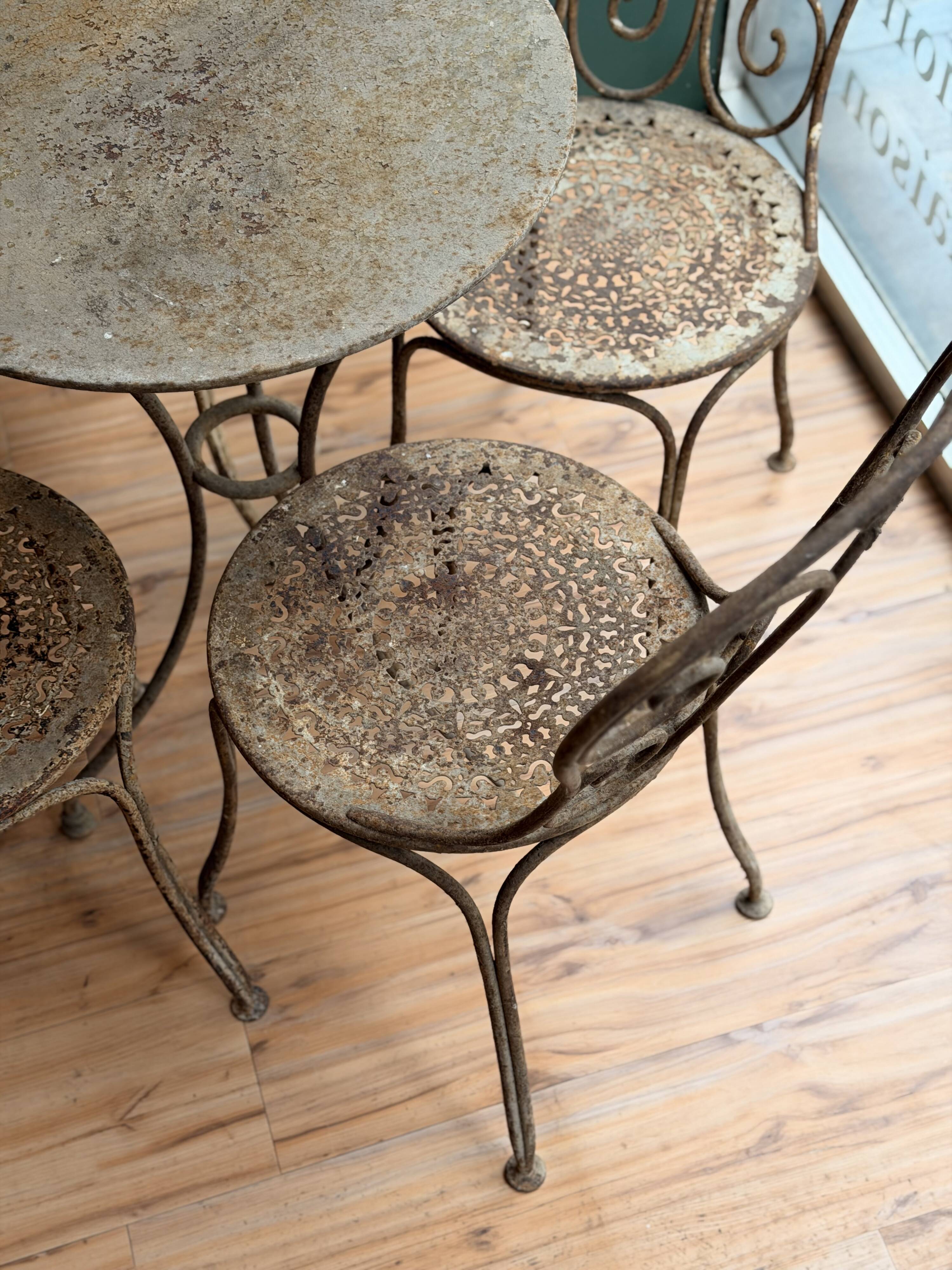 Garden furniture in wrought iron – 19th century, around 1880