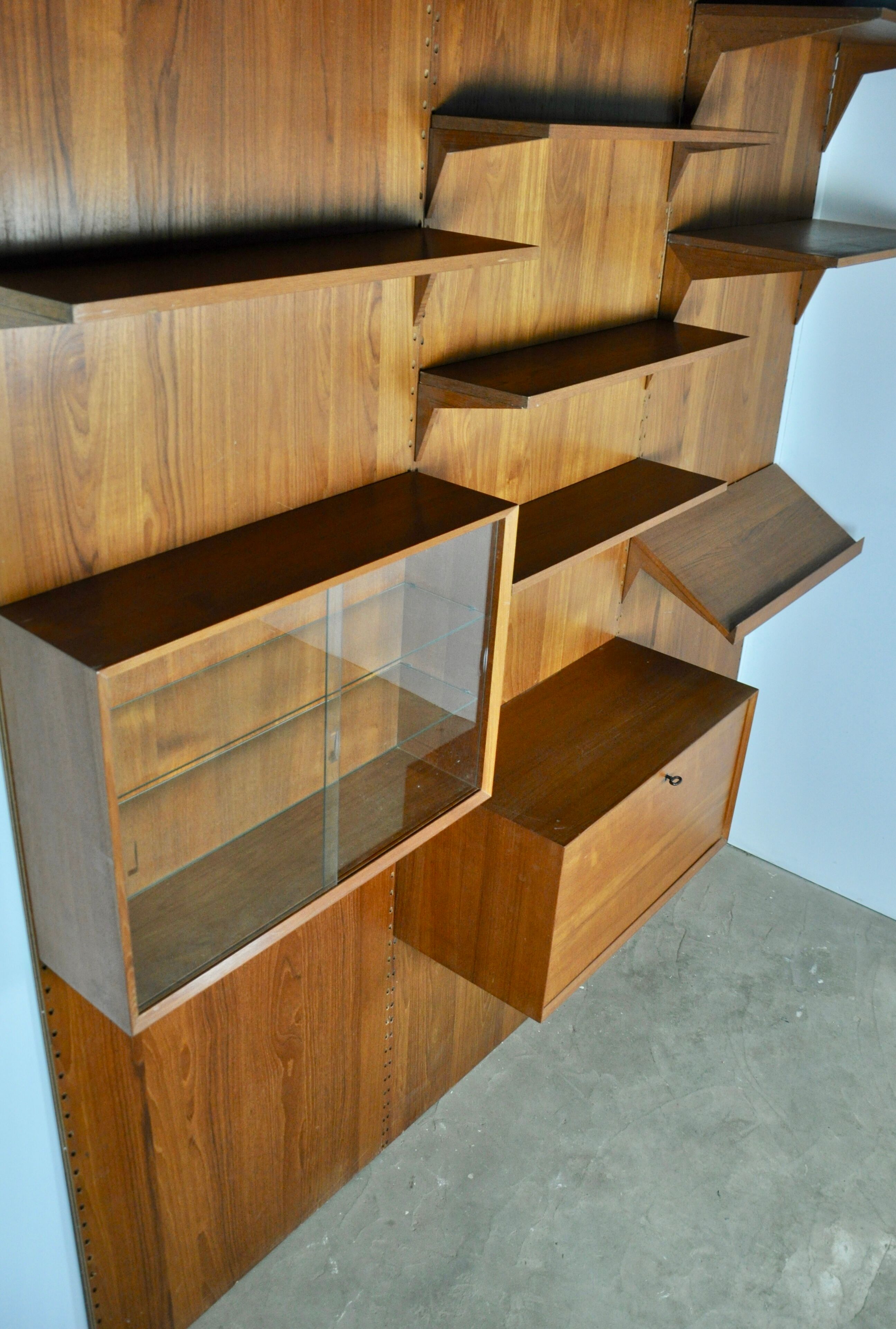 Wall unit Royal system by Poul Cadovuis 1960