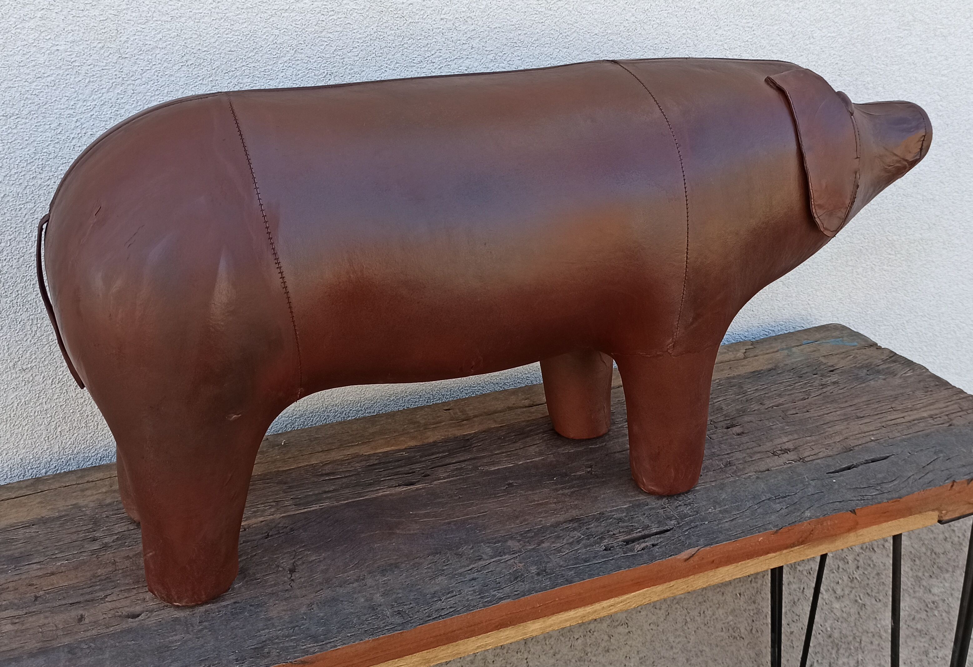 Leather pig