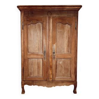 Armoire vintage bois brut patinée