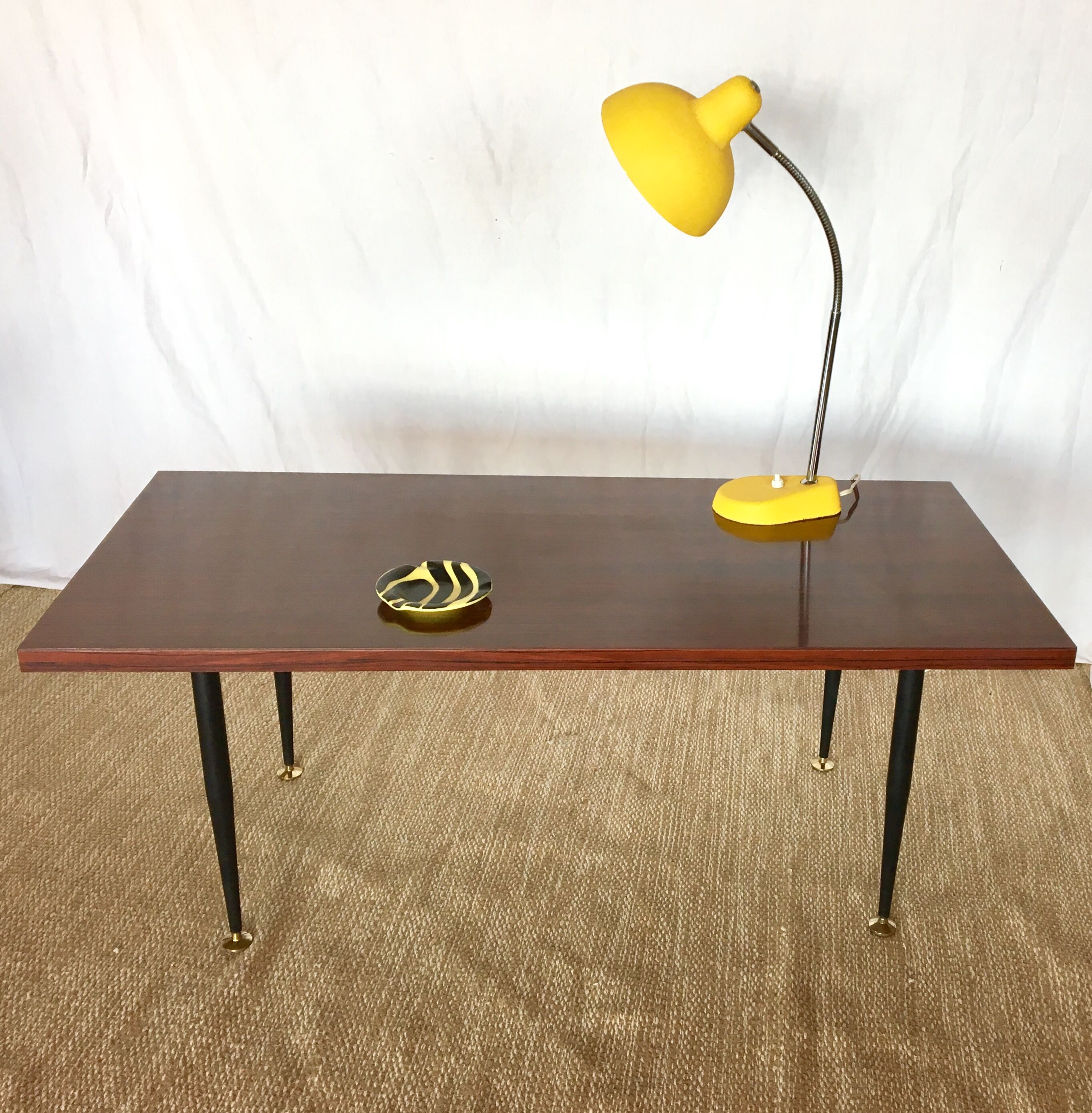 Table low 60s formica