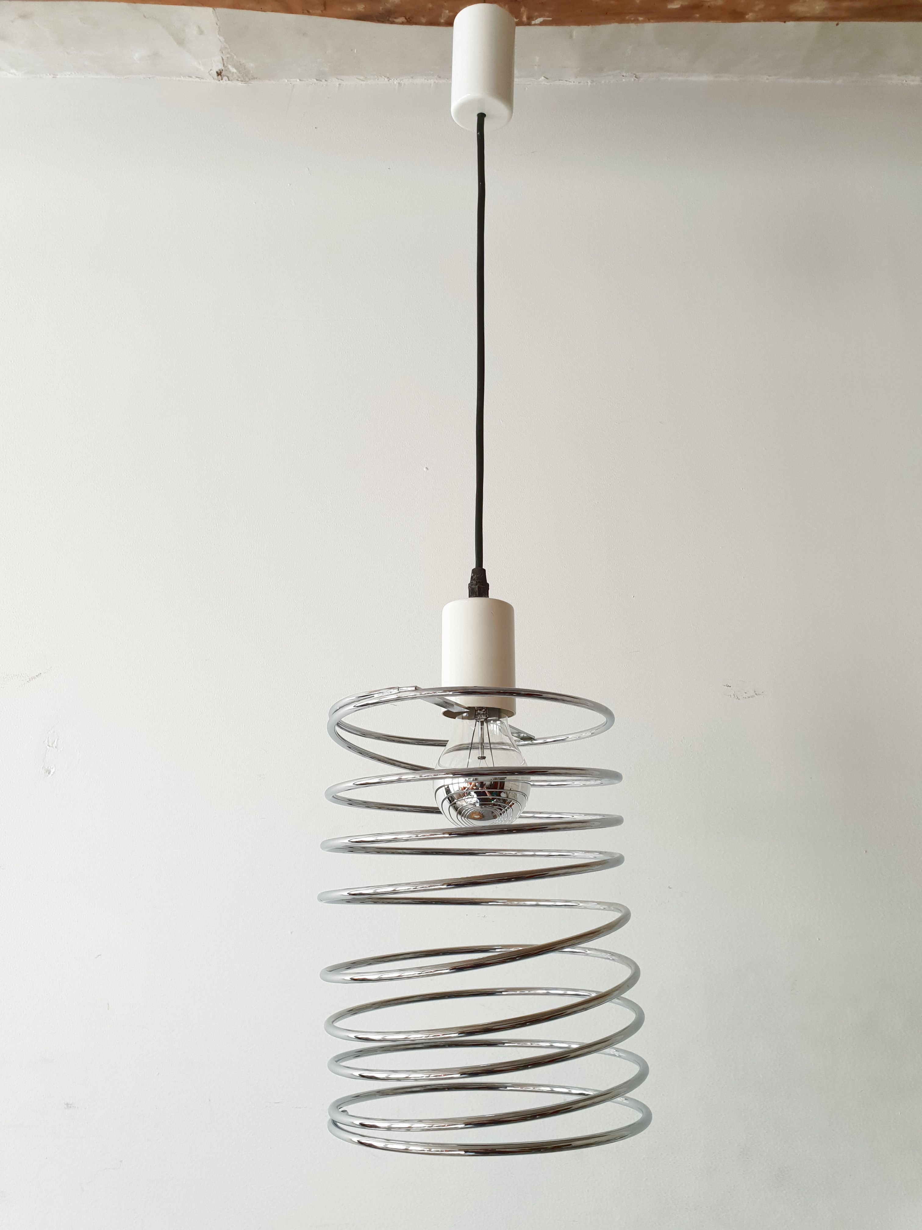 Spring suspension, 1970