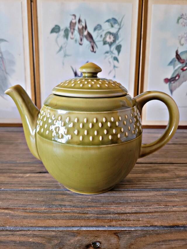Geneviève Lethu Green Rice Grain Teapot