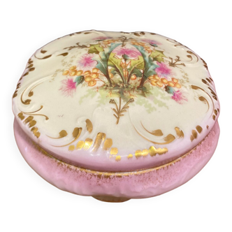 Porcelain bonbonnière with polychrome floral decoration on pink and gold background in Louis XV style