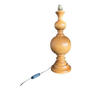 Lampe en bois tourné