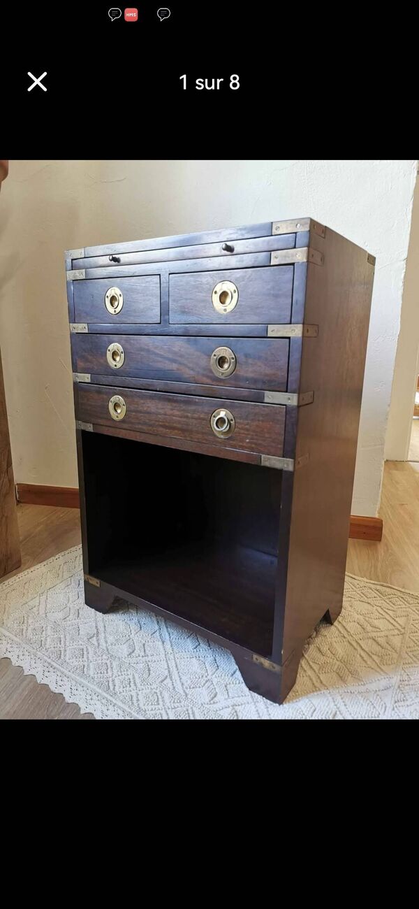 Commode militaire avec tiroirs