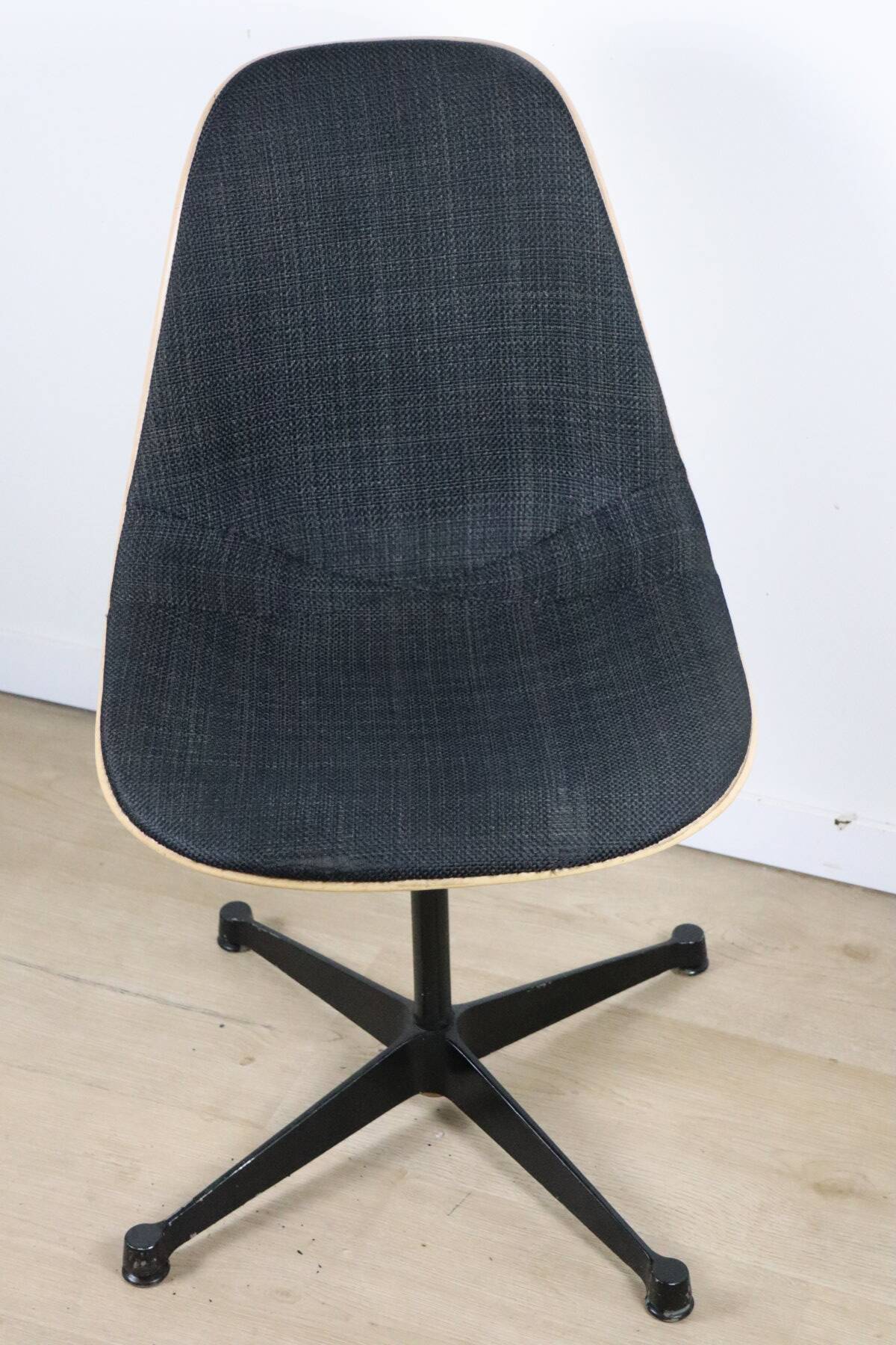 Chaise Eames Herman Miller - Fibre de verre pivotante réglable – 1960