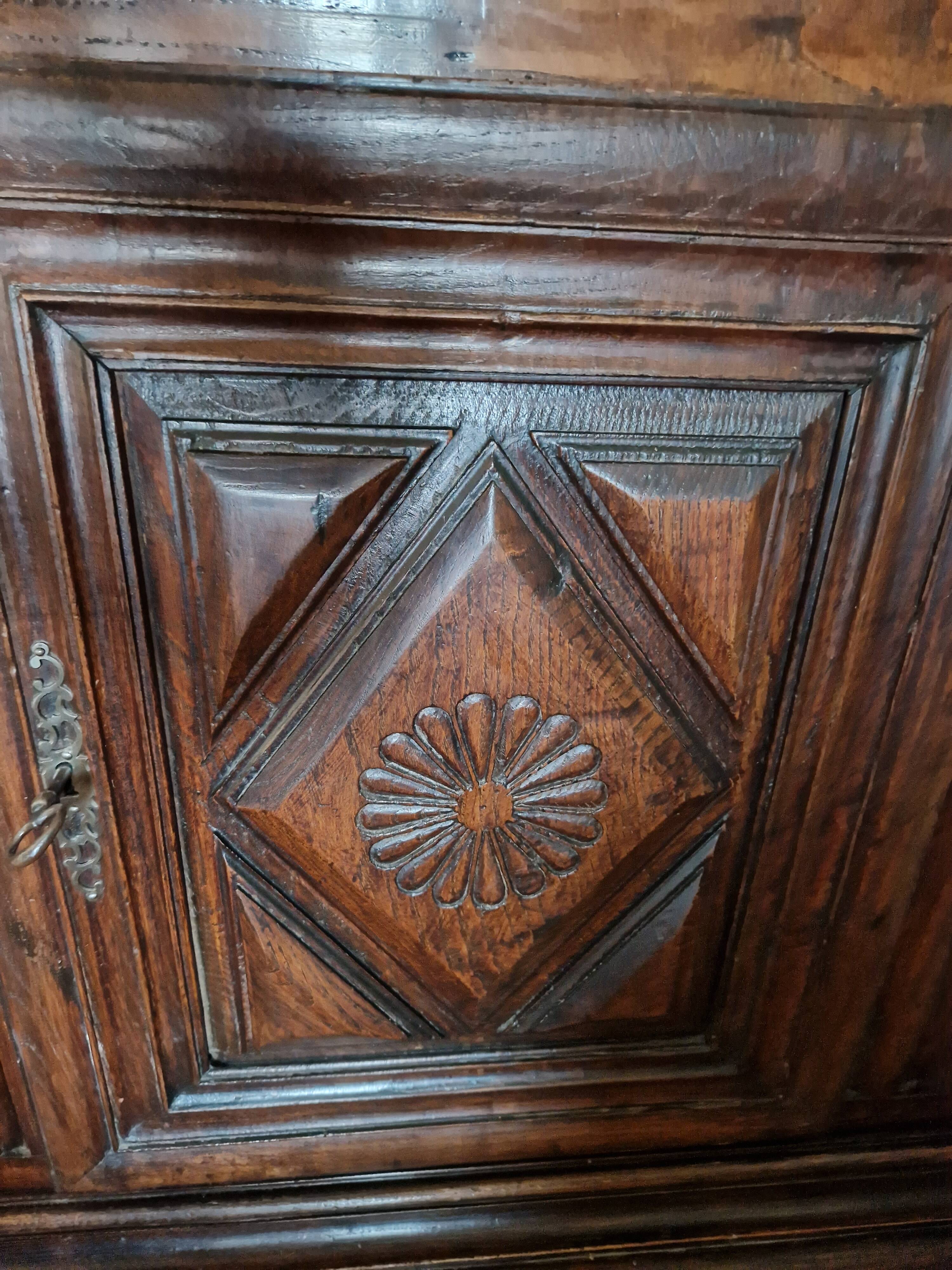 Vendée cabinet, standing man, 17th century