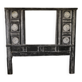 B&W headboard