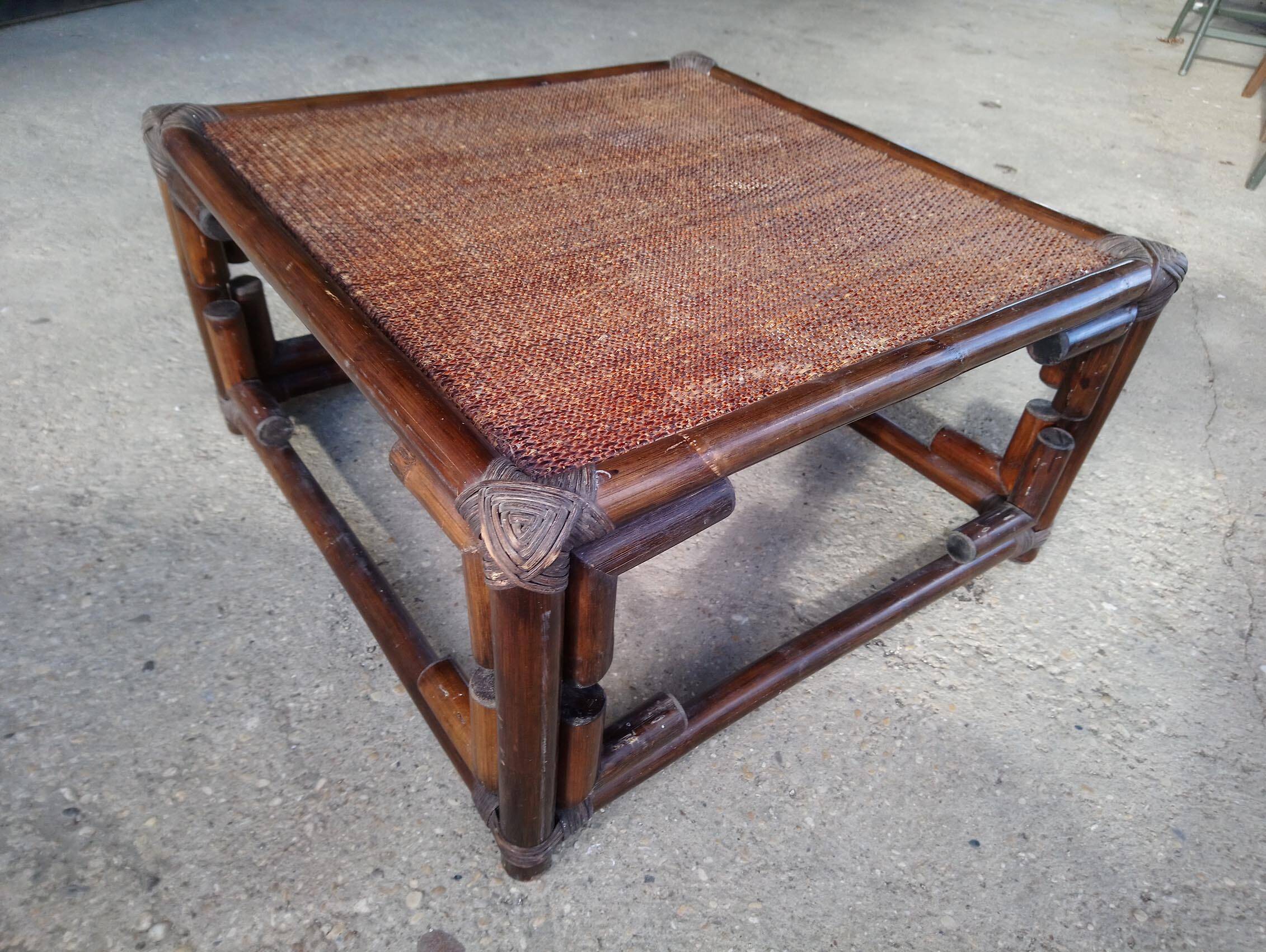Table basse rotin carrée vintage 1970