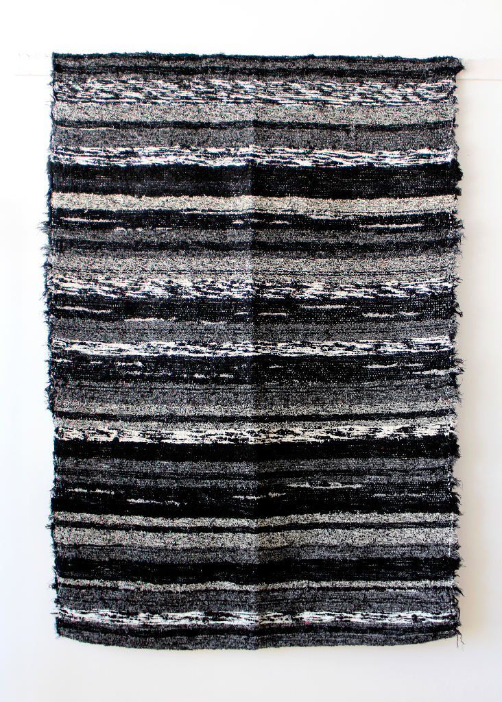 Handmade carpet 140 x 200 cm
