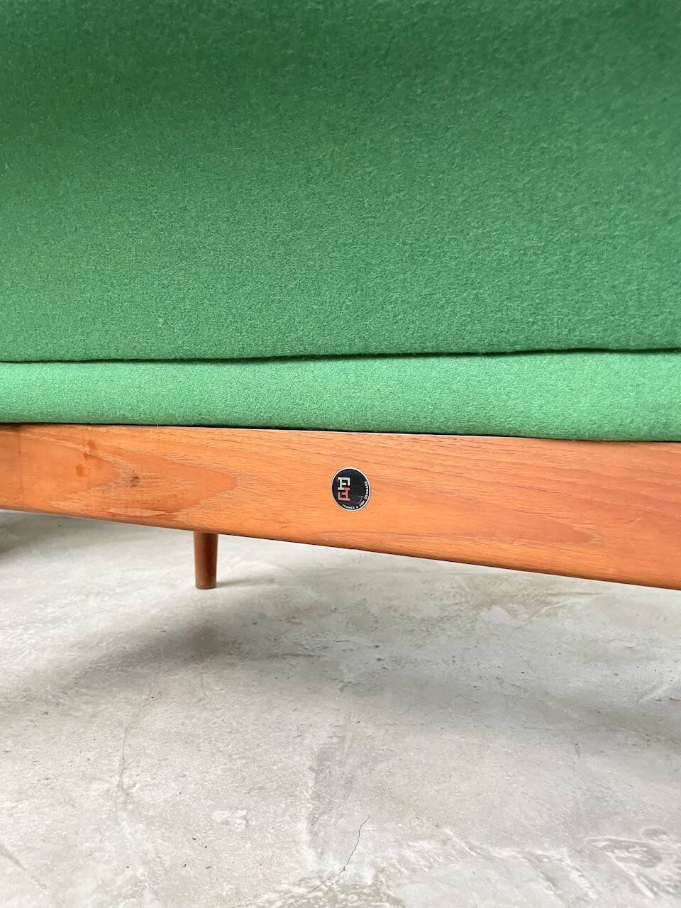 Finn Juhl three-seater bench “Japan” model France & Son