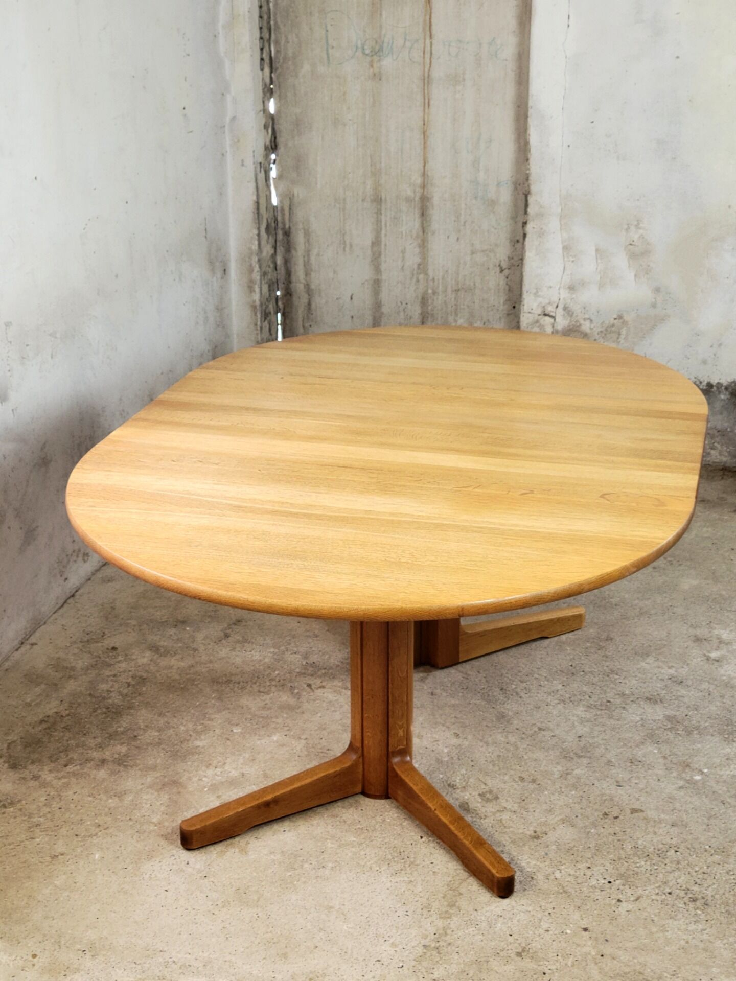 RY Møbler RY35 extendable dining table in solid oak, 1979