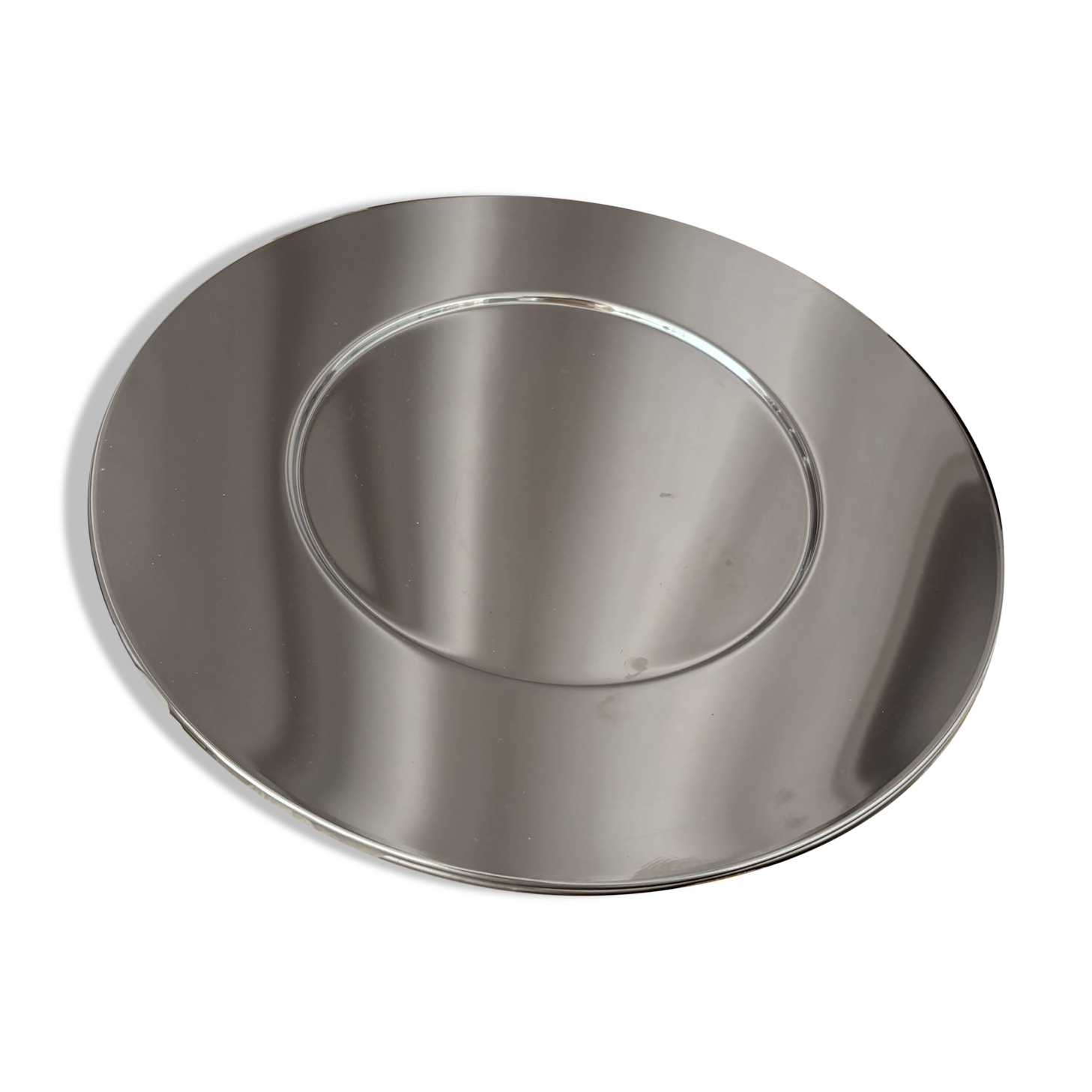 modernist presentation plates in polished mirror steel – Bouillet Bourd