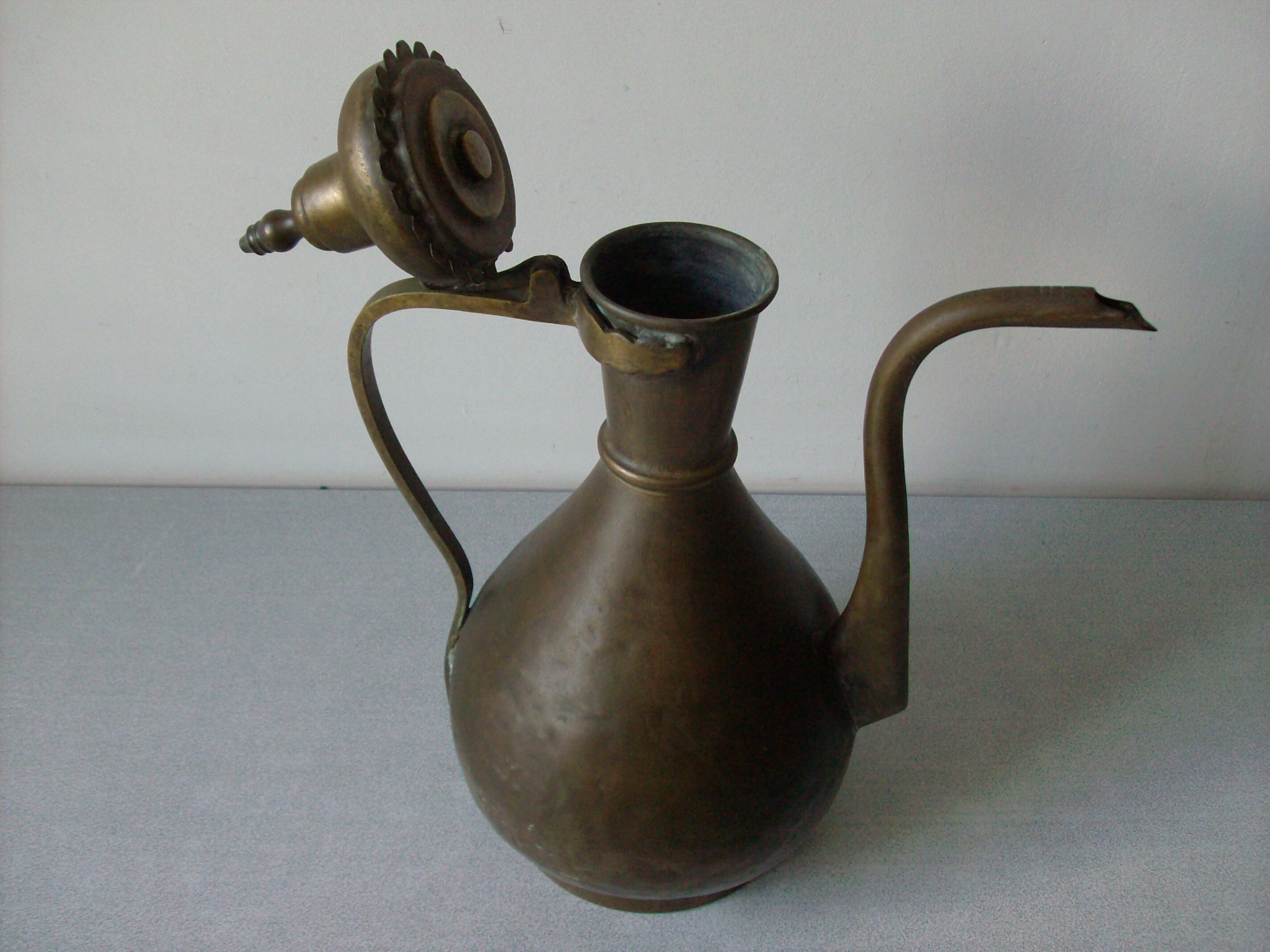 Old oriental pourer Arabic teapot ewer in brass and bronze 34 cm