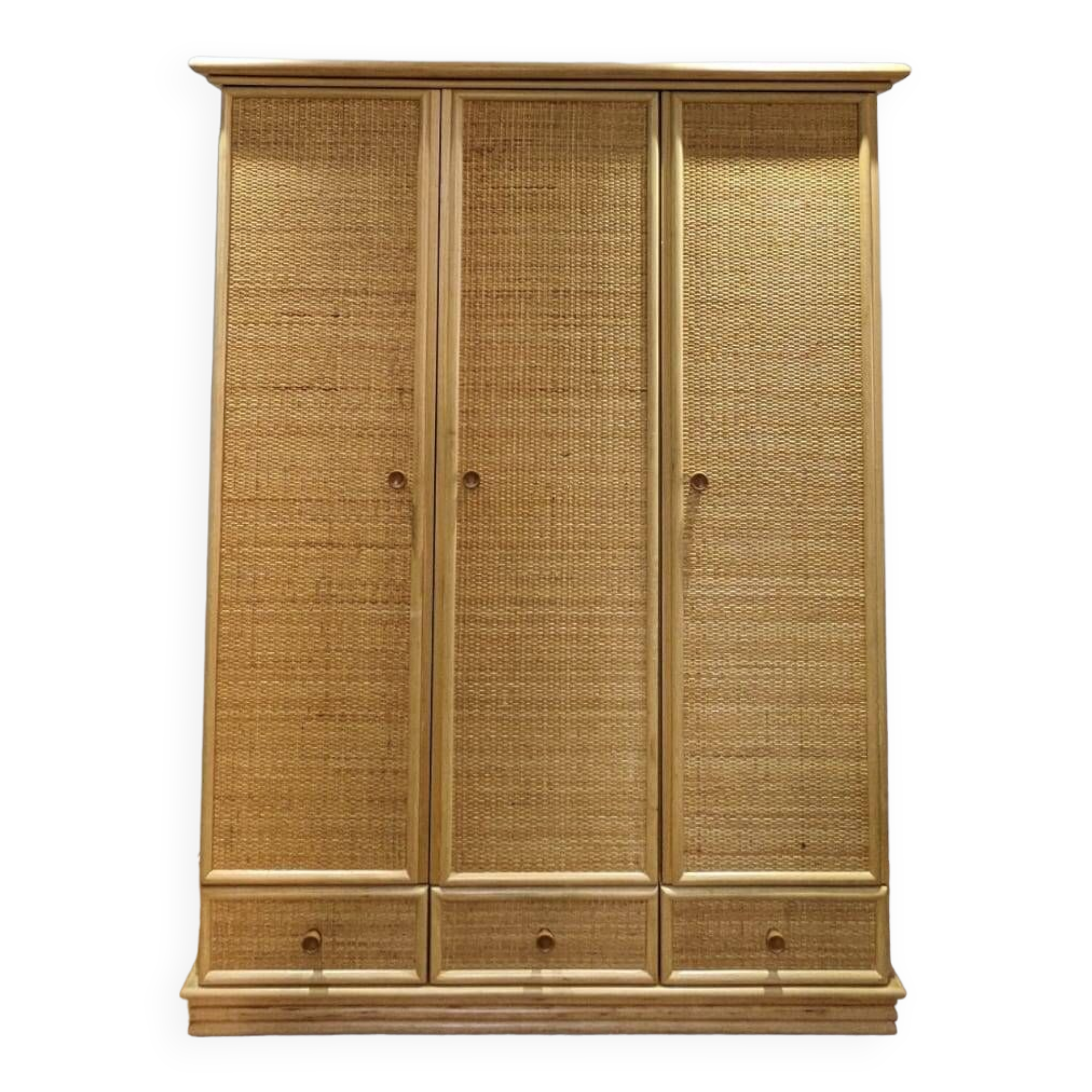 3 door wardrobe