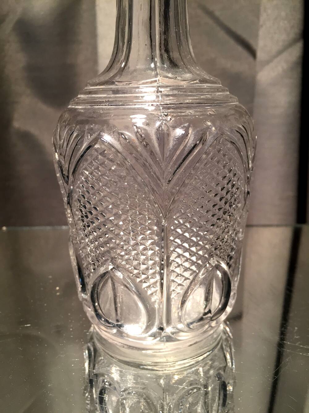 Carafe a liqueur en verre presse moule art de la table