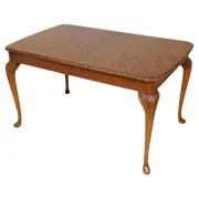 Queen Anne Dining Table in Walnut with Carved Legs, 1930s