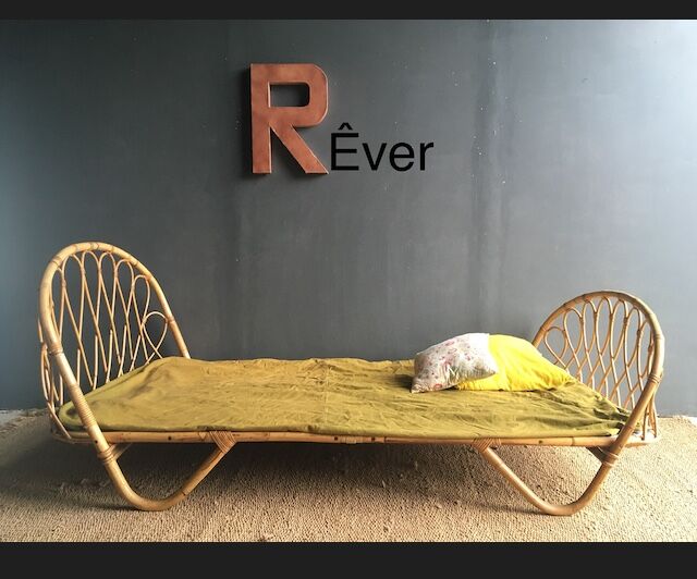 Bed basket rattan bench