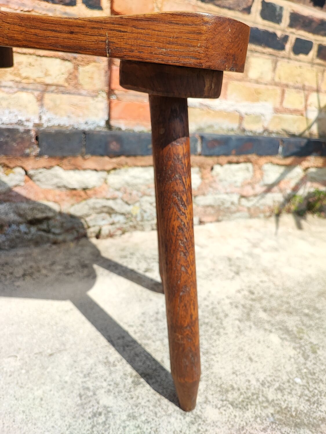 Tabouret rustique en bois massif