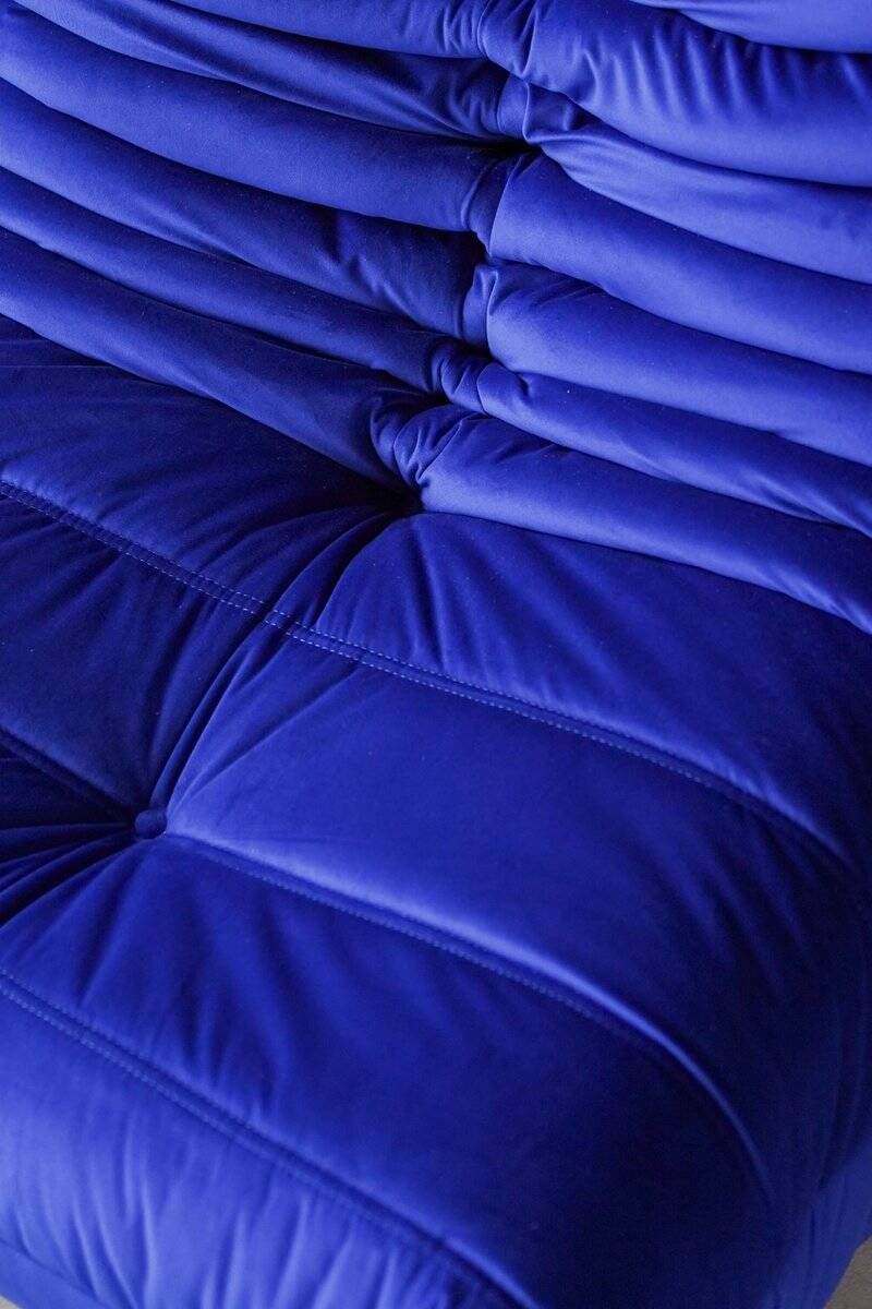 Pouf Togo bleu marine de Michel Ducaroy pour Ligne Roset