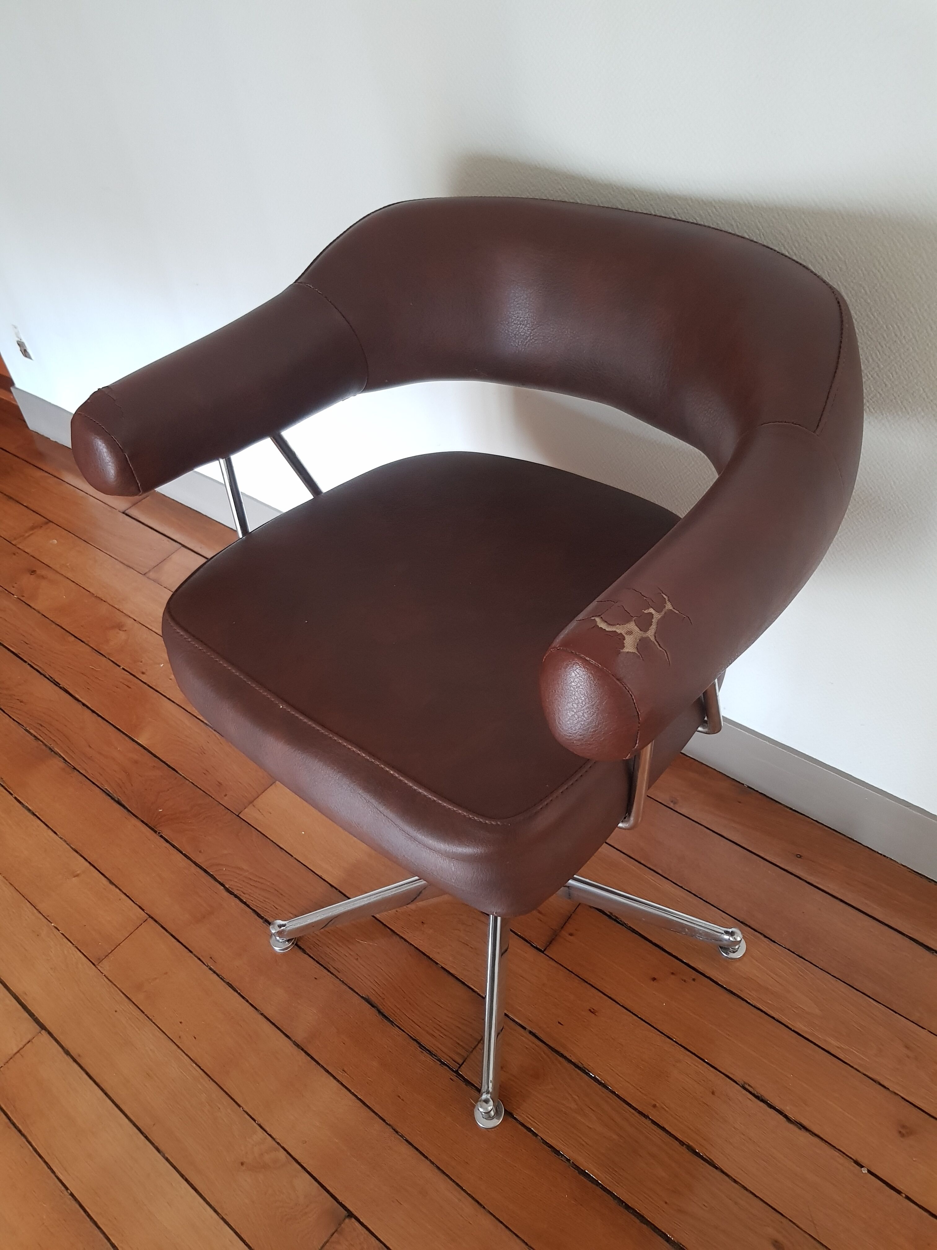 Leather barber chair