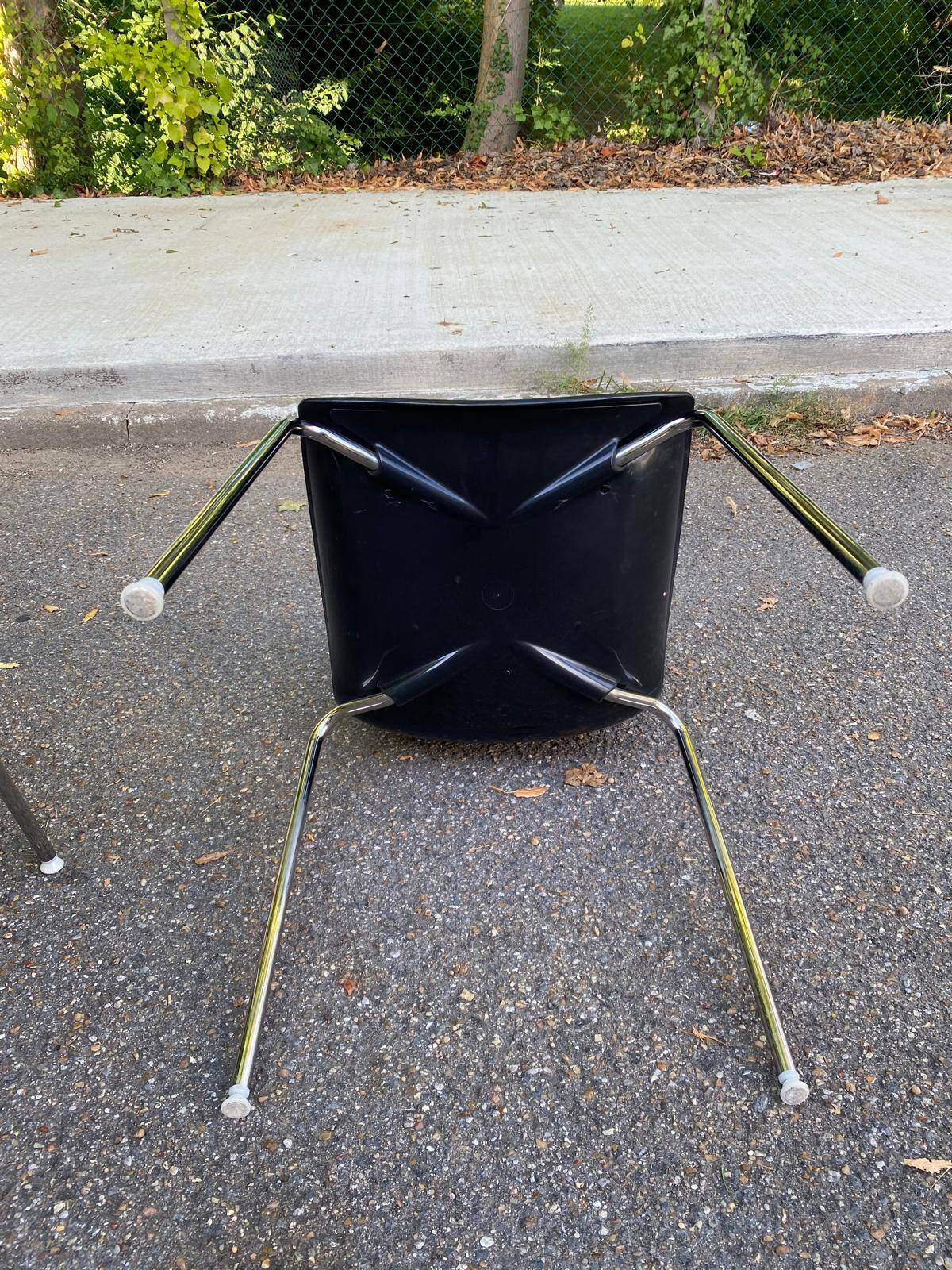 4 chairs or 5 Italian Scandinavian design chairs