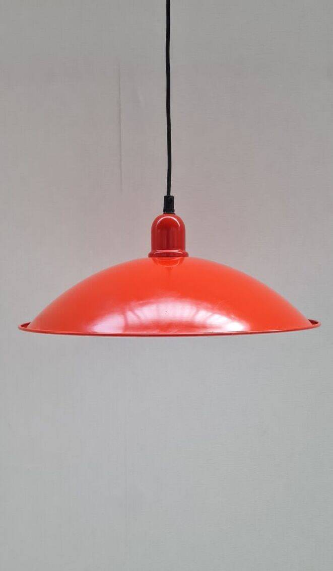 Enamelled sheet metal pendant light