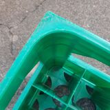 Vintage Tresch green plastic bottle box