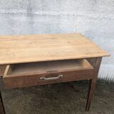 Farm table