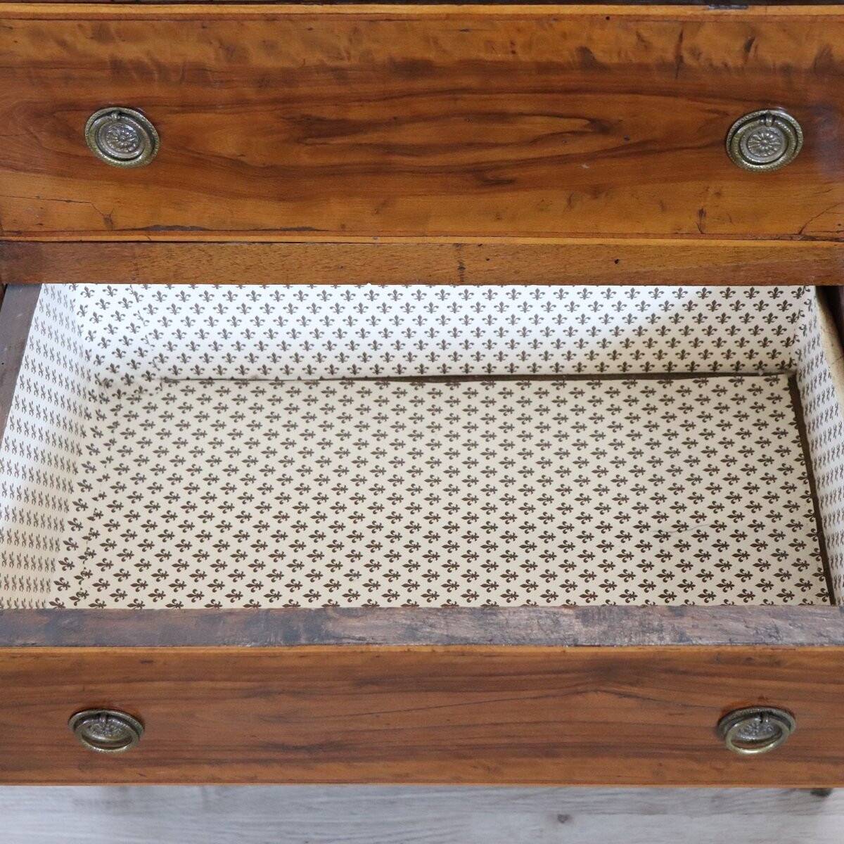 Small Antique Chest Of Drawers In Walnut, Italy 18th Century