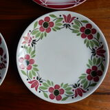 4 flat plates mismatched green and red