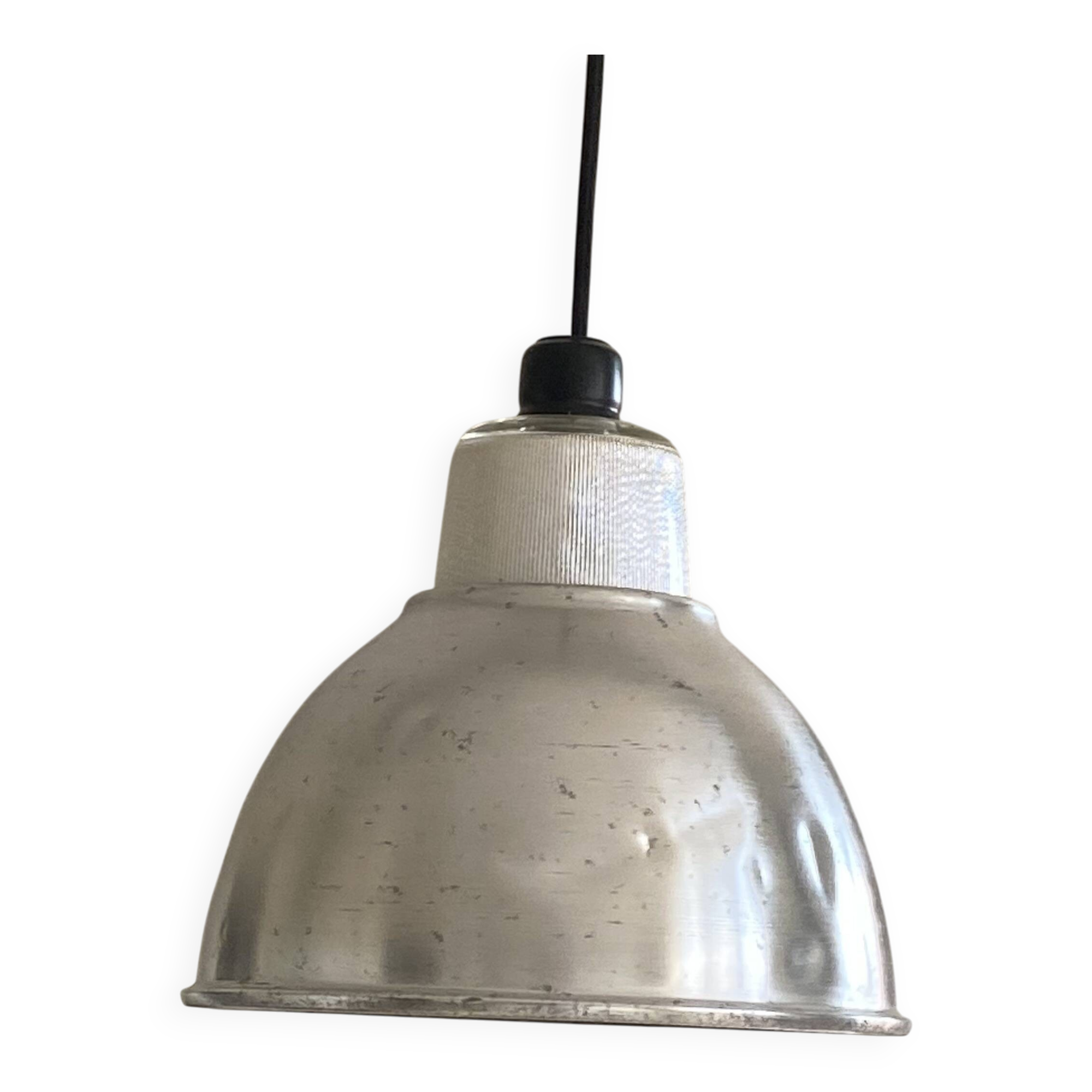 Industrial ceiling pendant light in aluminum and holophane-type glass