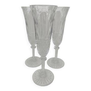 3 flûtes à champagne en cristal de Saint Louis, modèle Tommy. 205 cm.