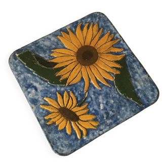 Ceramic trivet. Sunflower patterns.