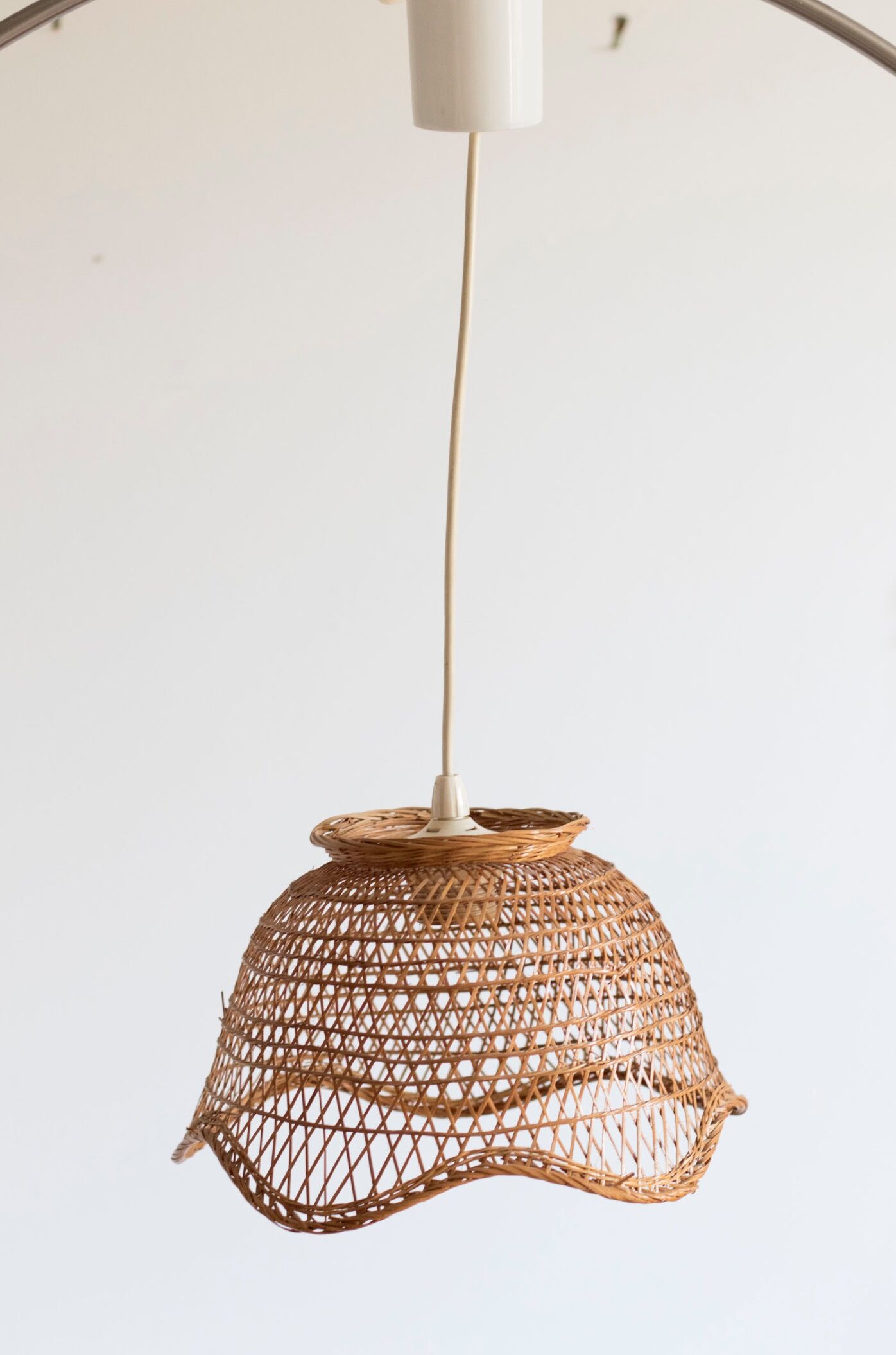 Suspension en osier vintage
