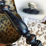 Large Napoleon III hat holder in blackened wood and red velvet. Old hat display. 1900s. Old fashion