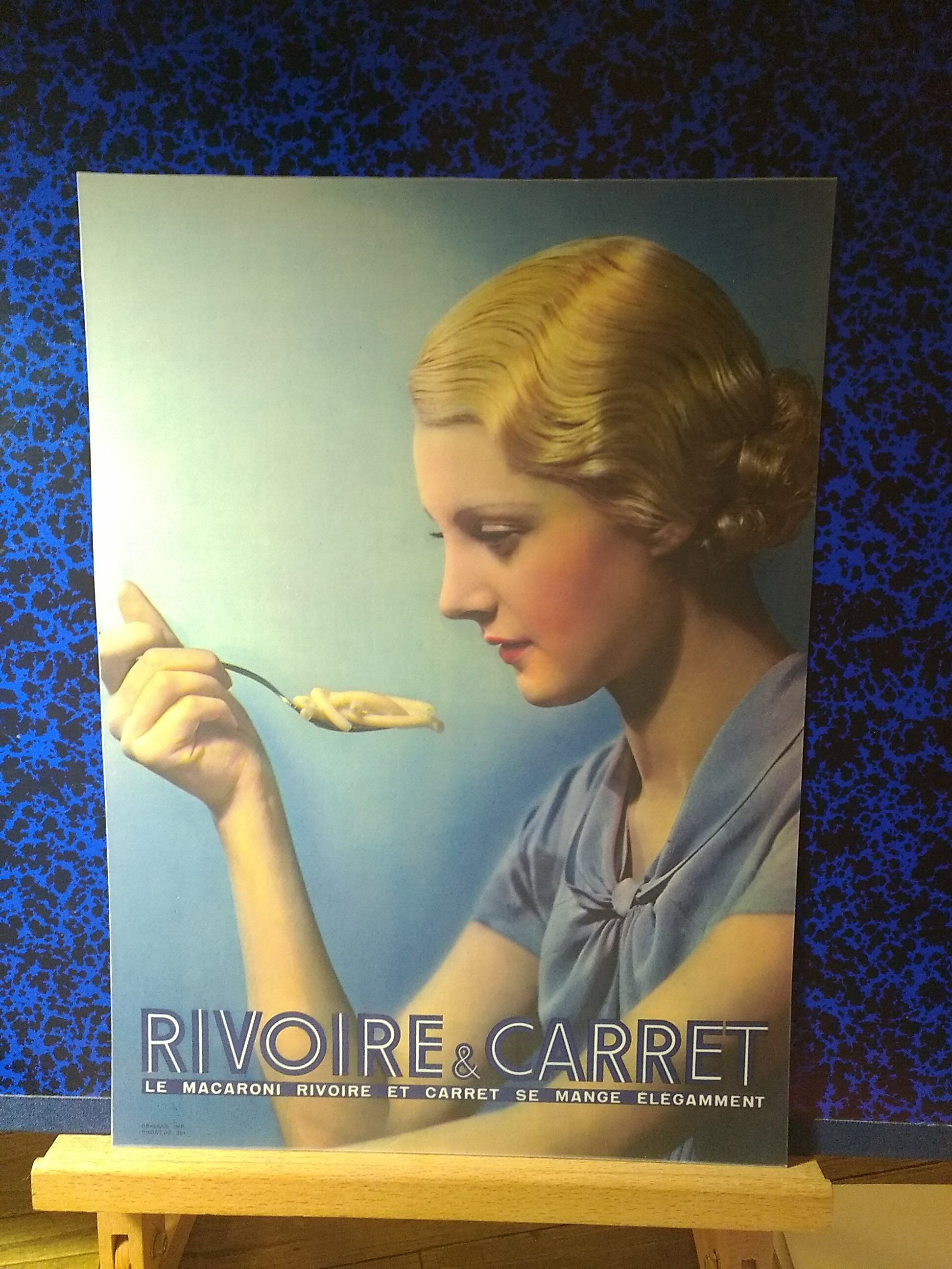 Advertisement pasted on a 120g laminated sheet Mat: Rivoire and Carret issue reviewed year 30