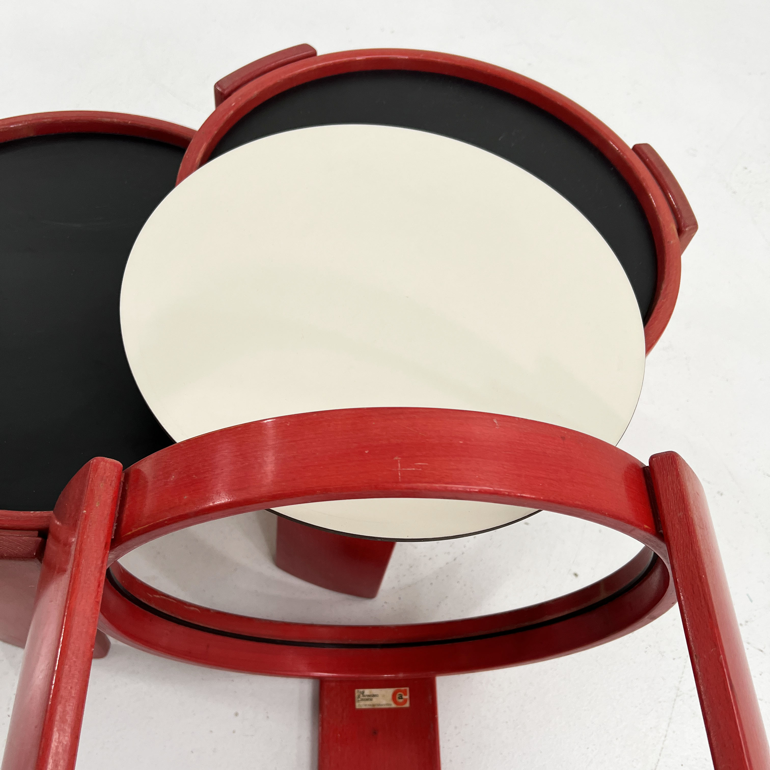 Set of 3 red nesting tables by Gianfranco Frattini for Cassina, 1970