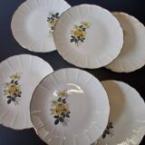 Set of 6 vintage dessert plates from L'Amandinoise in good condition.