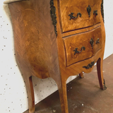 Commode galbée de style Louis XV en marqueterie XX siècle