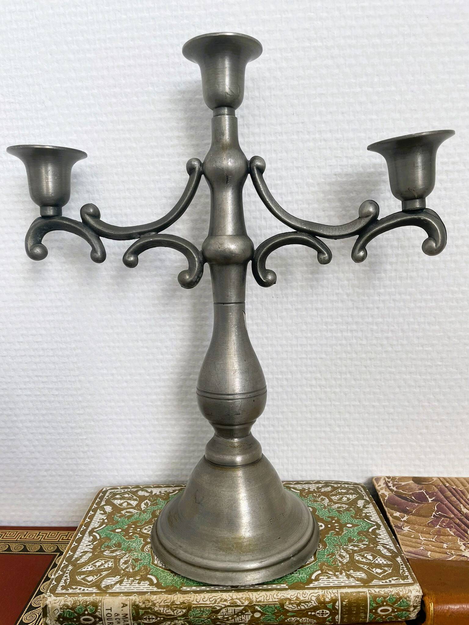 Three-branch candlestick in pewter