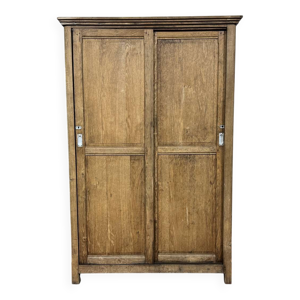 Armoire en chêne à - coulissantes