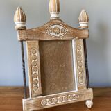 Beautiful Indian frame with wooden pediment carved in flat flowers and ceruse
