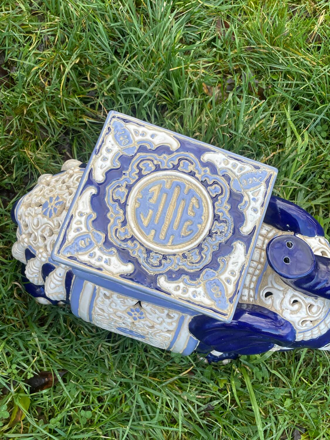 Porte plante, table d’appoint éléphant