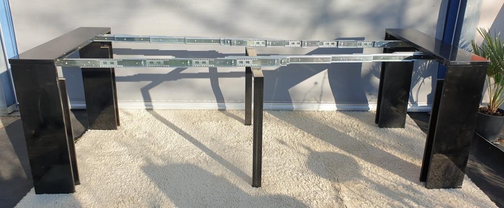 Table with extendable mechanism XXL black lacquer