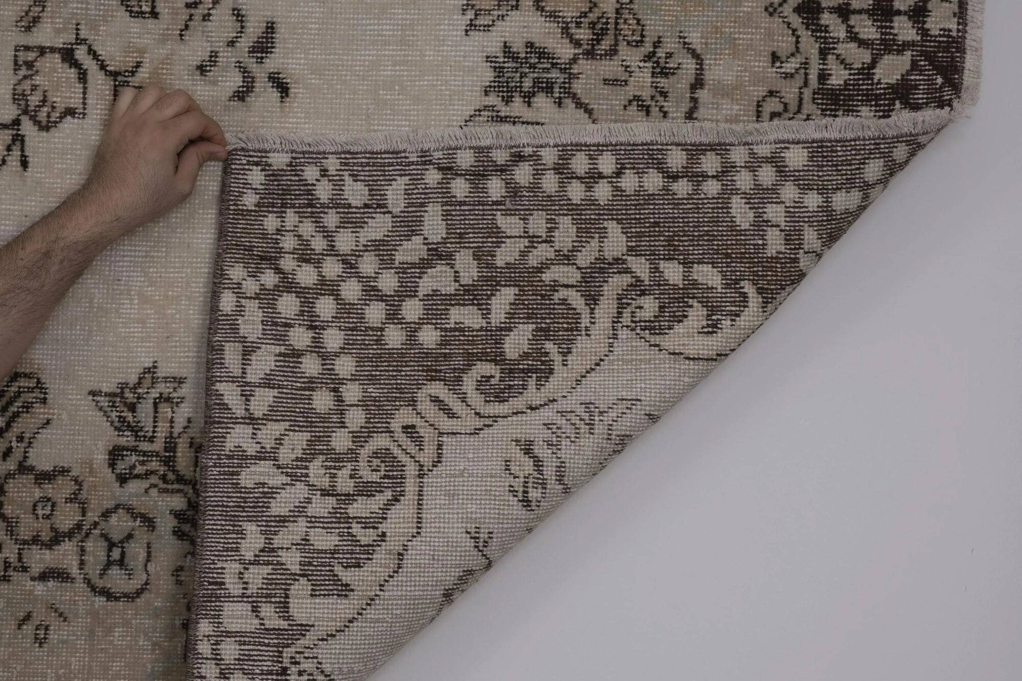 Vintage handmade Turkish rug 165x280 cm