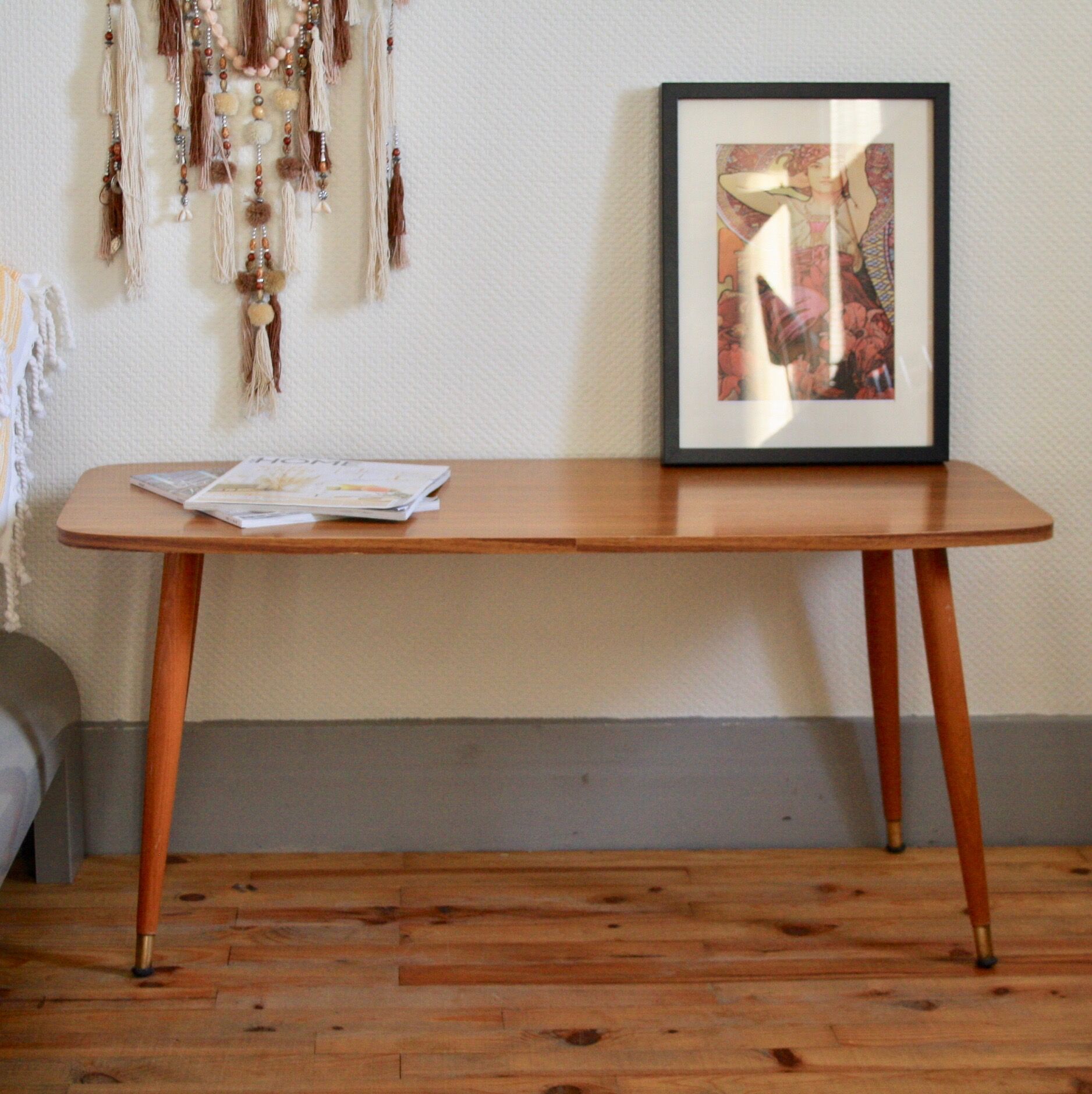 Coffee table wood compass feet