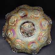 Prachtige schaal in iriserend glas met decor van dragon en lotus fenton
