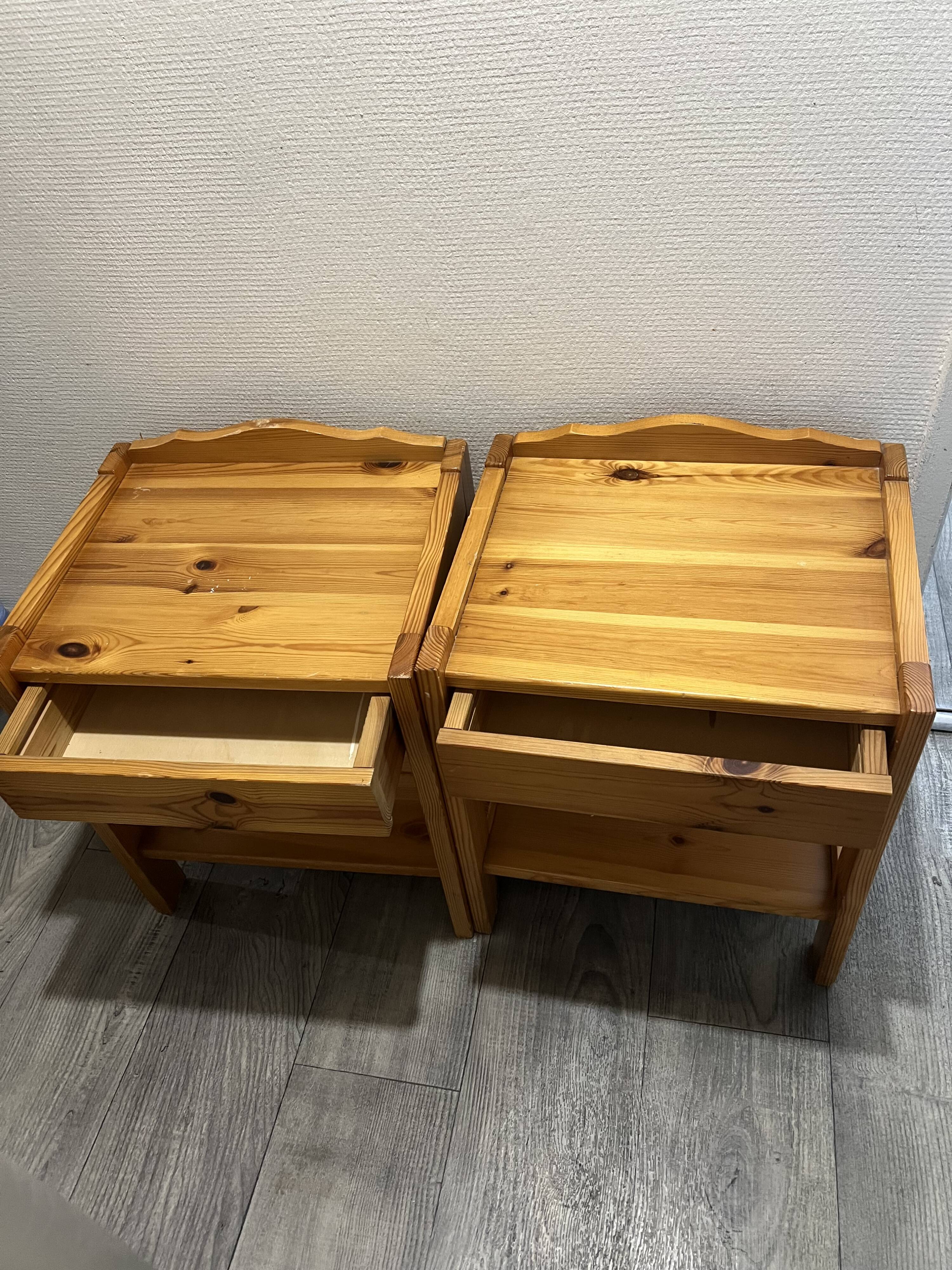 2 tables de chevet vintage en bois